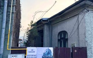 Casă de vânzare cu 3 camere - Poză 1