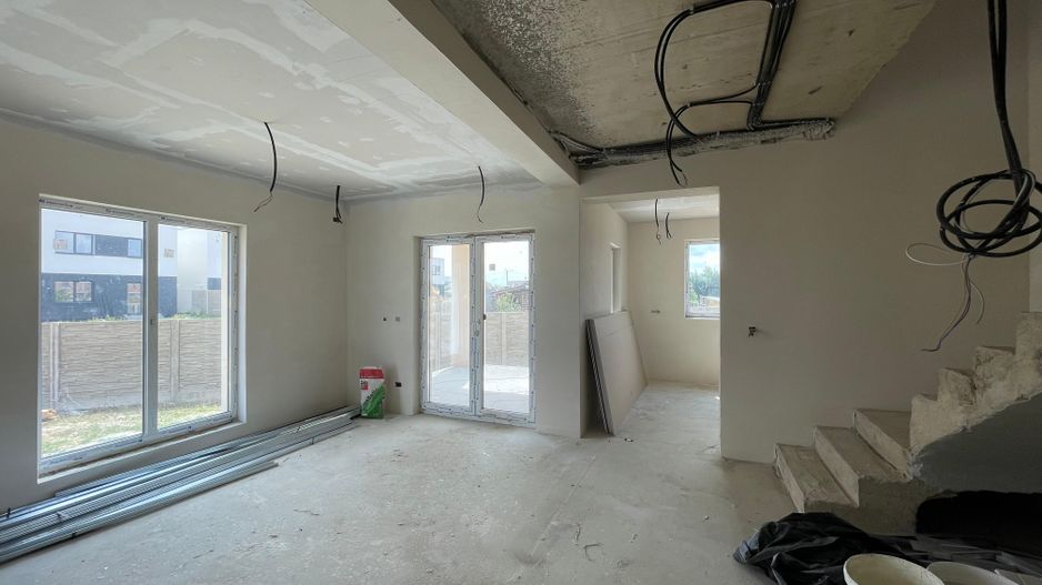 Duplex despartit prin camera tehnica - 4 Dormitoare - Urseni - Poză 1