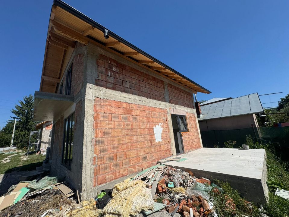 Casa noua, P+M, 4 camere, terasa, teren 500 m2, central, Cornu - Poză 5