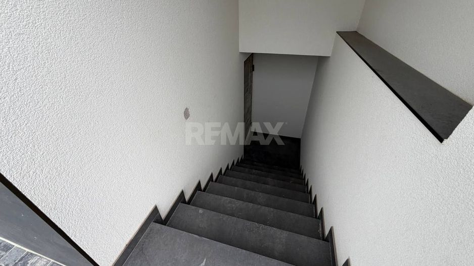 Casă modernă Hi-Tech de vânzare în Budești - Poză 12