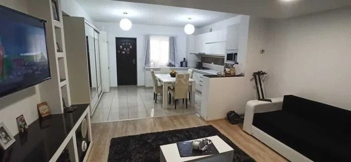 Apartament cu 2 camere de vânzare, in Baciu - Poză 3