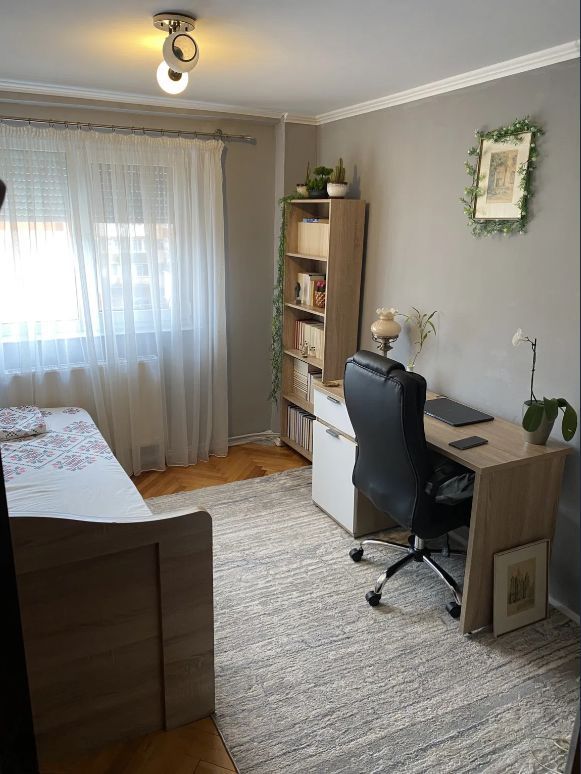 Apartament 3 camere, 70 mp, 2 bai, et.3, boxa, Cetate,  Mercur - Poză 2