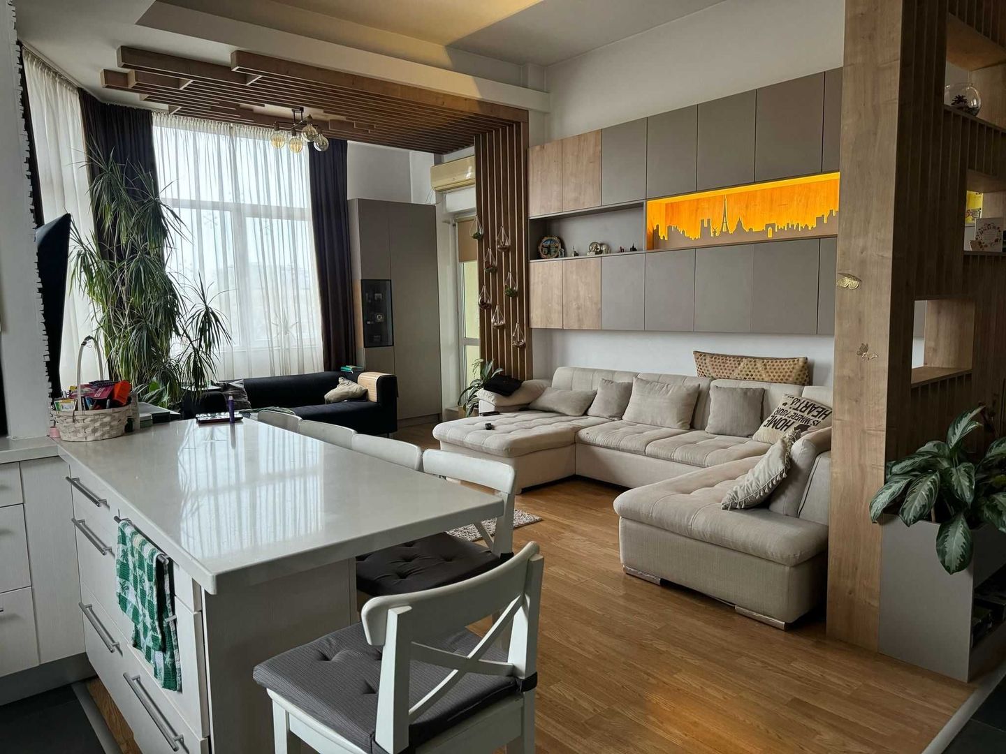 Vând apartament 3 camere decomandat – Spatele Magazinului Auchan Titan - Poză 1