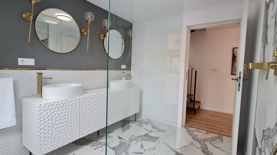 Vila spațioasă și elegantă de vânzare la intrarea în cartierul Turnișo - Poză 25