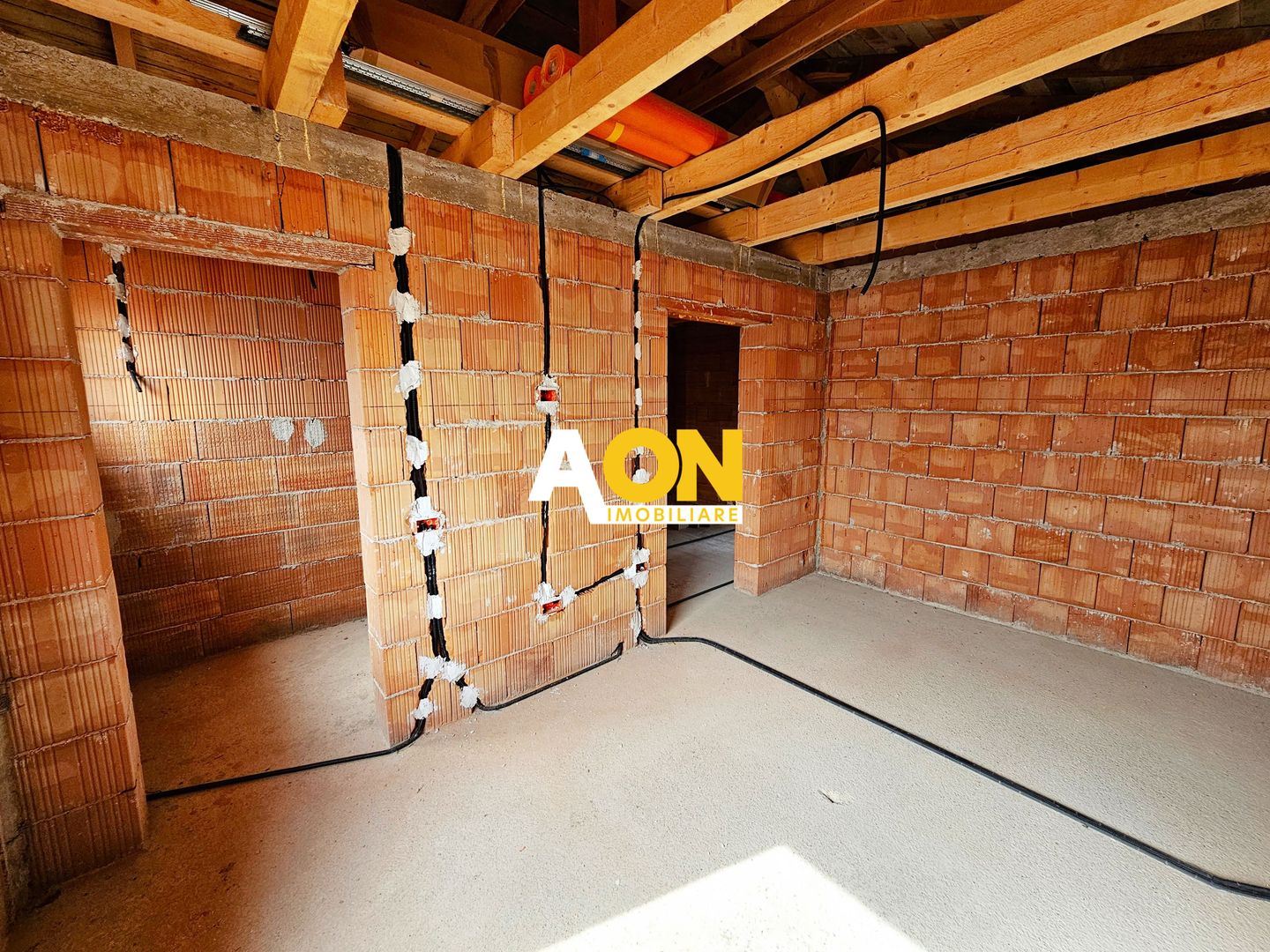 Casa la rosu, 4 camere, 3 bai, 339 mp teren, zona Valea Popii - Poză 18