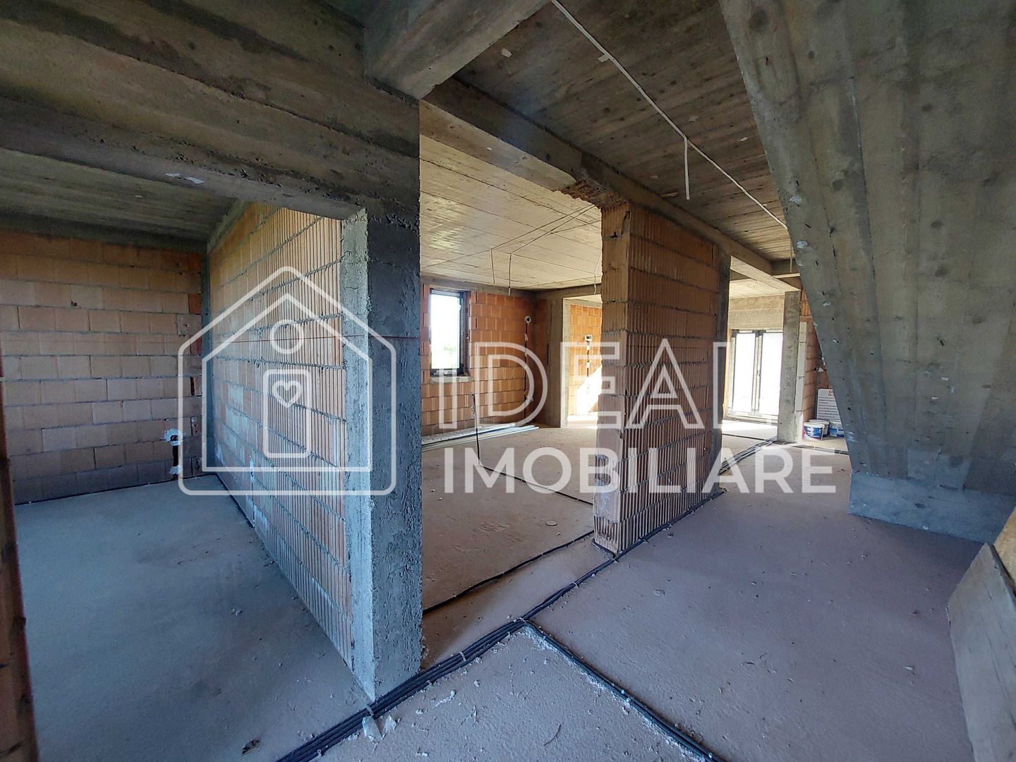 Casă individuală de vânzare – 263 mp utili – teren 500 mp – garaj dublu – Cartie - Poză 5