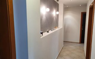 Aparament 5 camere etaj 1 zona Dambovita - Poză 1