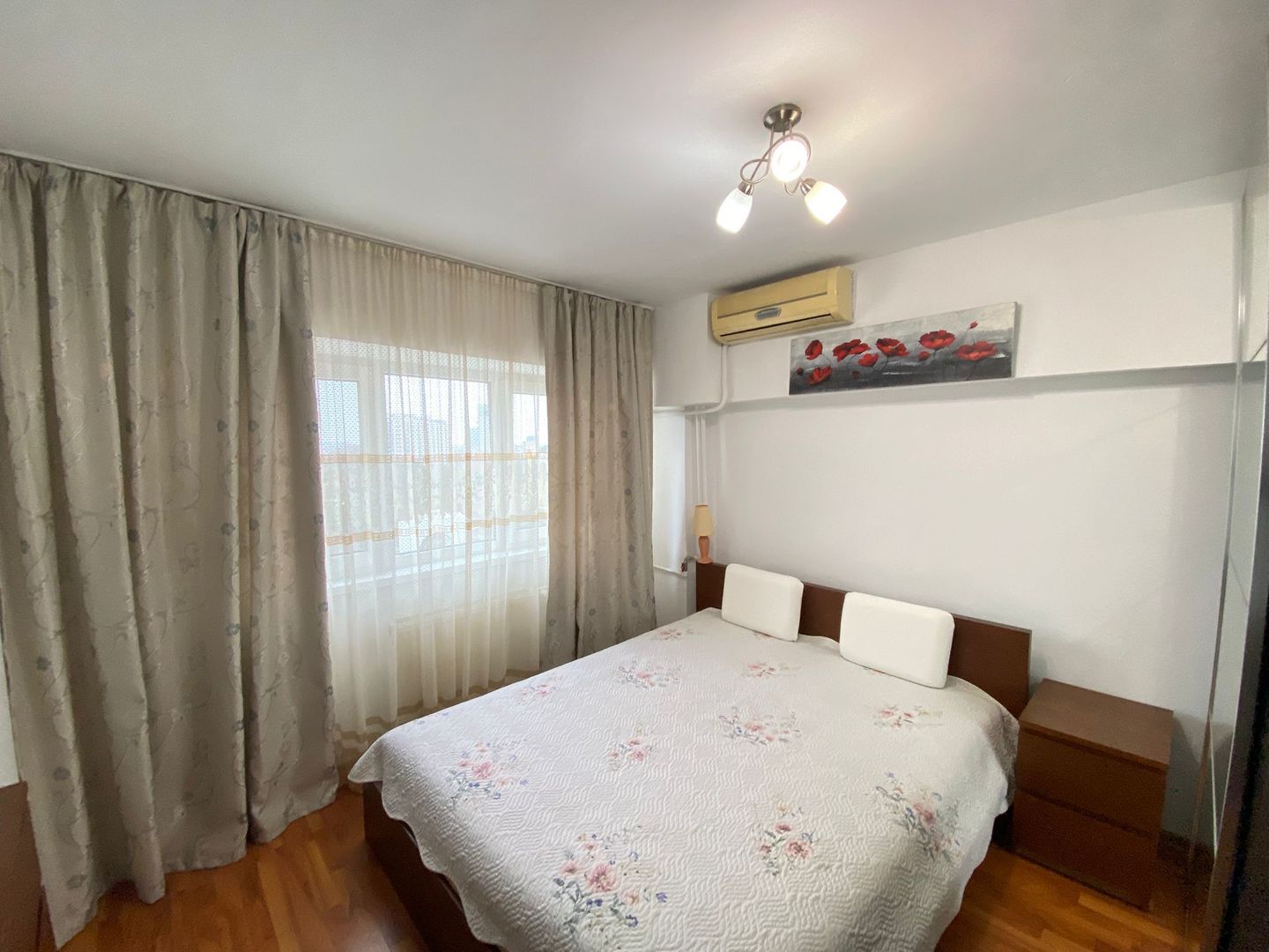Apartament de închiriat – 2 camere | TINERETULUI V8 - Poză 1