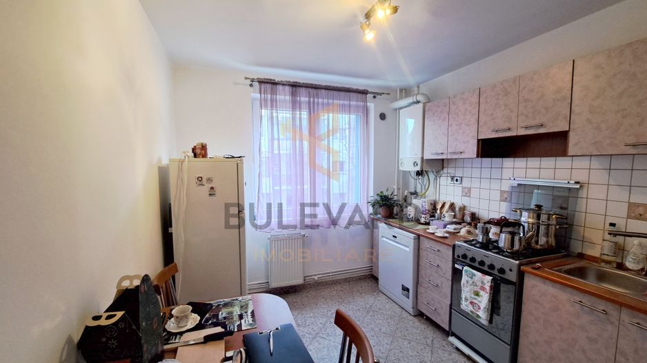 Apartament 2 camere, zona Liceului Onisifor Ghibu, etaj intermediar - Poză 8