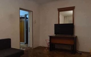 De vanzare apartament cu 2 camere, central, Bloc BR, et. 2, 76.000 euro - Poză 6