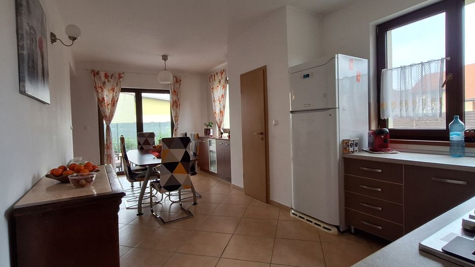 Casa individuala frumoasa si spatioasa in Giroc - Poză 23