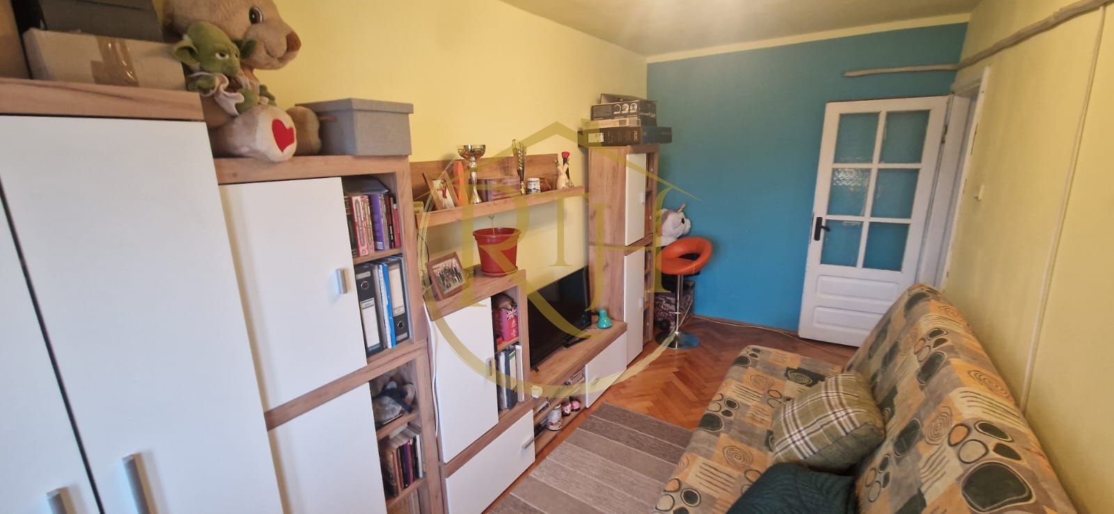 Vand apartament cu 4 camere in zona spitalul judetean,comision ,,0'' - Poză 8