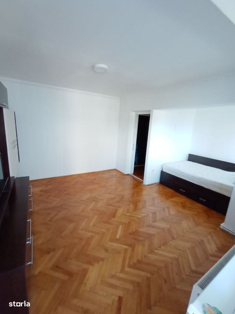 Galați 2 camere Maz 1,  renovat, izolat termic 4/11 - Poză 4