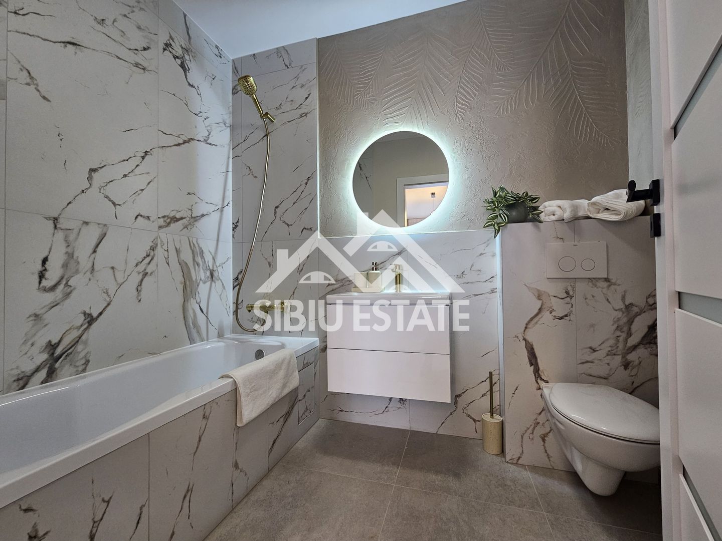Apartament 3 camere, 2 bai terasa langa Mall Selimbar - Poză 3