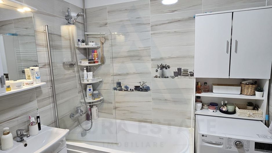 Studio dormitor separat etaj 2 cu parcare privata in Arhitectilor - Poză 5