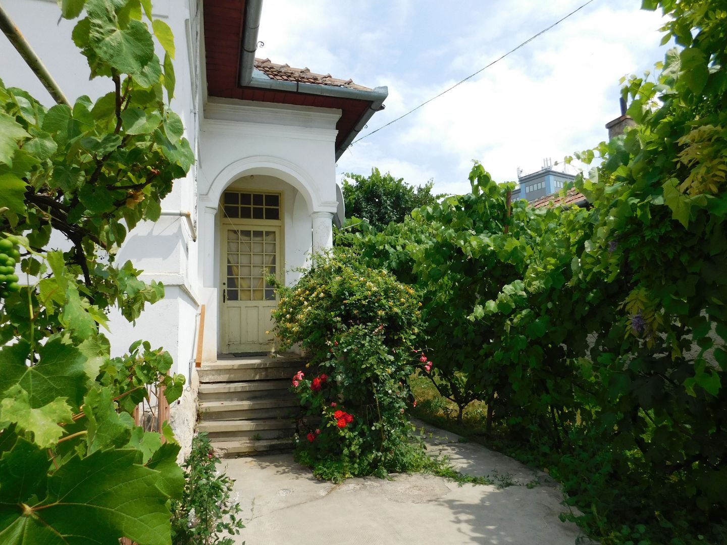 Casă cu arhitectură deosebită de vânzare, cu 800 mp teren, lângă Dedeman - Poză 8