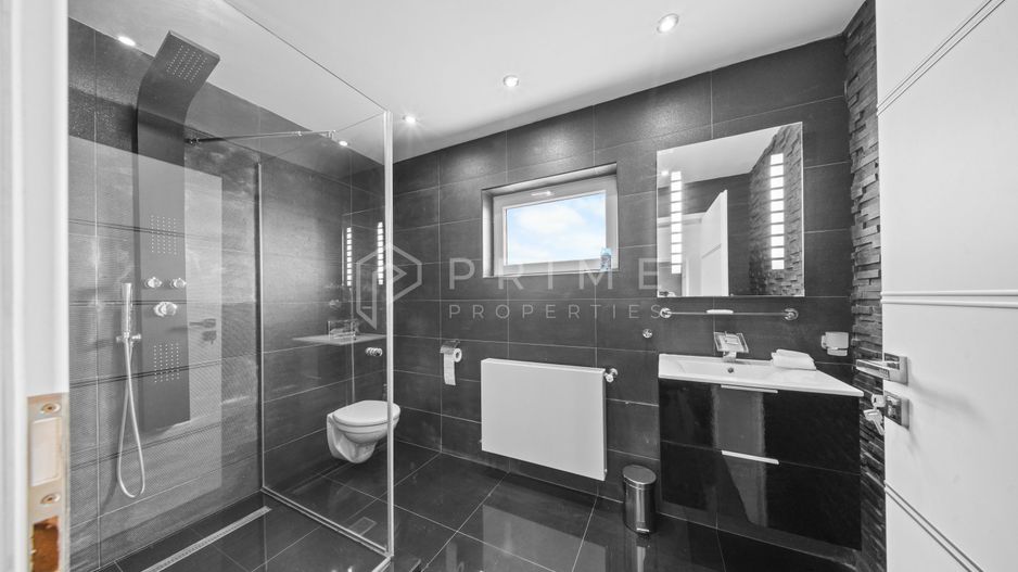 Vilă exclusivistă cu arhitectură și mobilier de designer I Livezeni - Poză 17