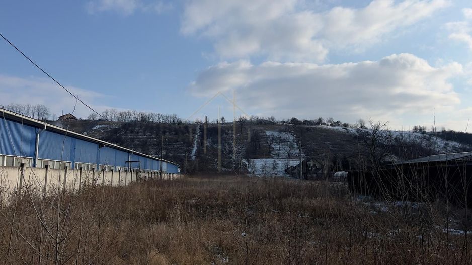 Teren intravilan de vanzare in Onesti - Poză 1