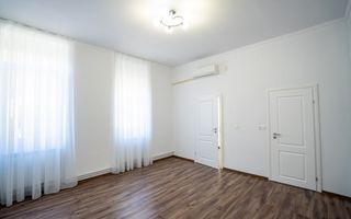 Apartament cu 2 camere, casă la curte comună – Central, Oradea - Poză 4