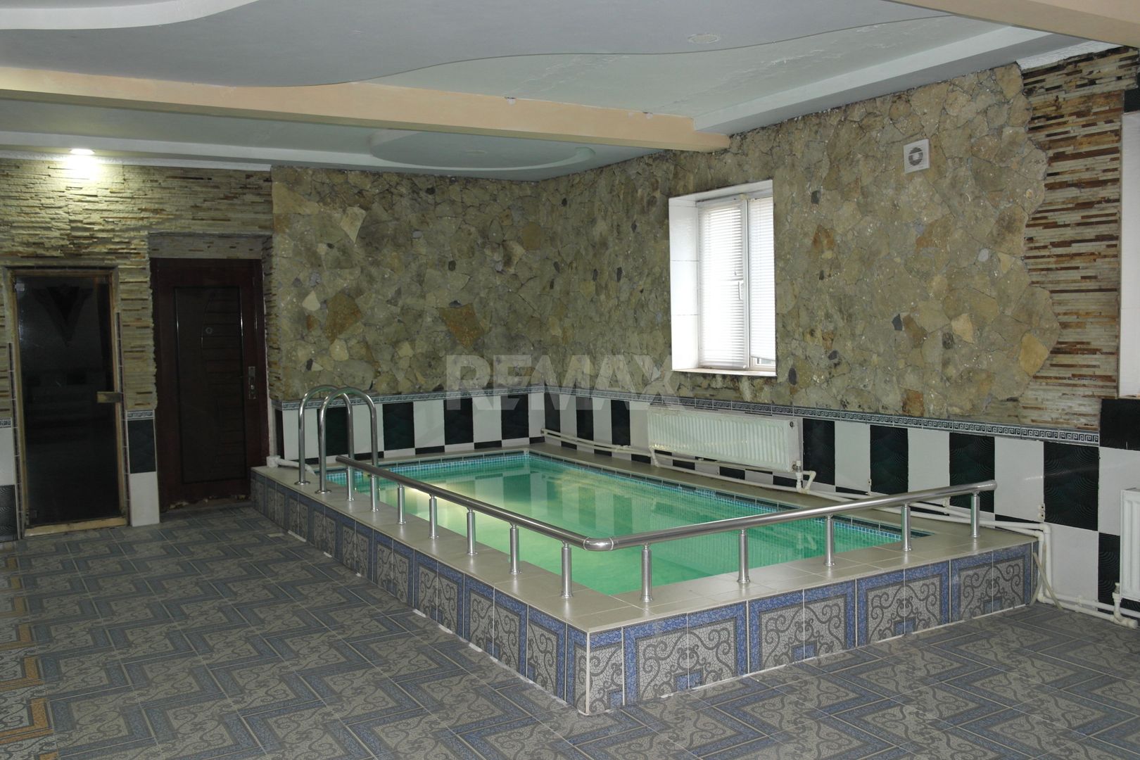 Restaurant pe prima linie Centru Mereni - Poză 8