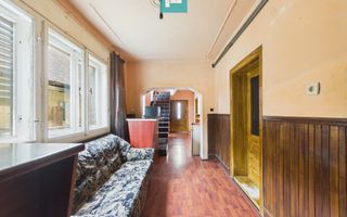 Casă P+M cu grădină generoasă în Ineu - Poză 18