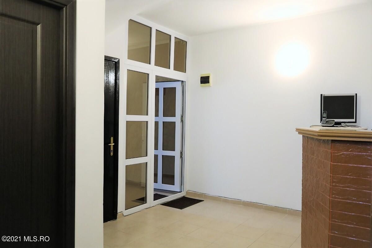 Mamaia Nord - Langa Mare, pensiune la cheie, 11 camere, 9 bai! - Poză 46