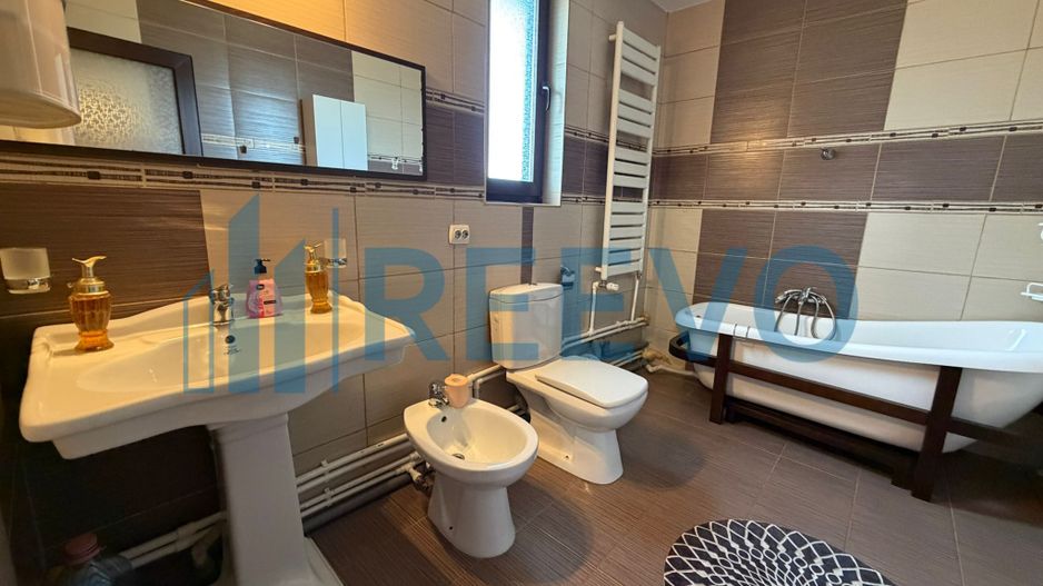 Casă/Vilă de vânzare în comuna Târgu Trotuș, județul Bacău. - Poză 10