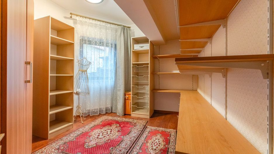 Casă individuală cu 7 camere lângă AFI Mall, ideală pentru birouri sau locuință - Poză 26