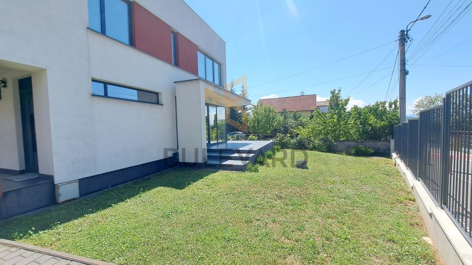 Casa tip dulplex 120 mp + 80 mp terase + garaj, zona Liceu Waldorf - Poză 1