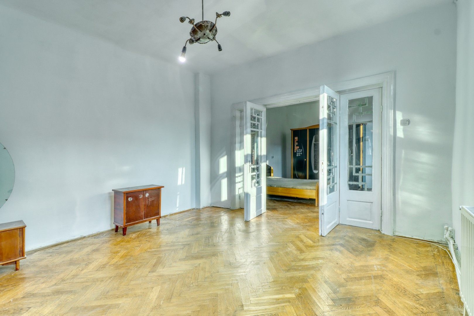 Centru- Casă boierească individuală- 5 camere si  451 mp teren - Poză 16