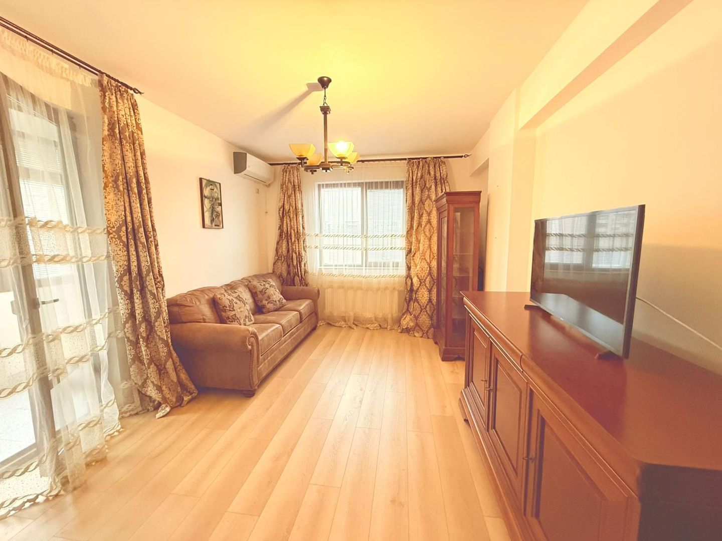 APARTAMENT DE LUX 2 CAMERE DECOMANDAT BLOC 2017 - Poză 1