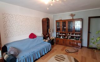 APARTAMENT DE VANZARE ETAJ 2/4 DECOMANDAT ZONA 1 MAI - Poză 2
