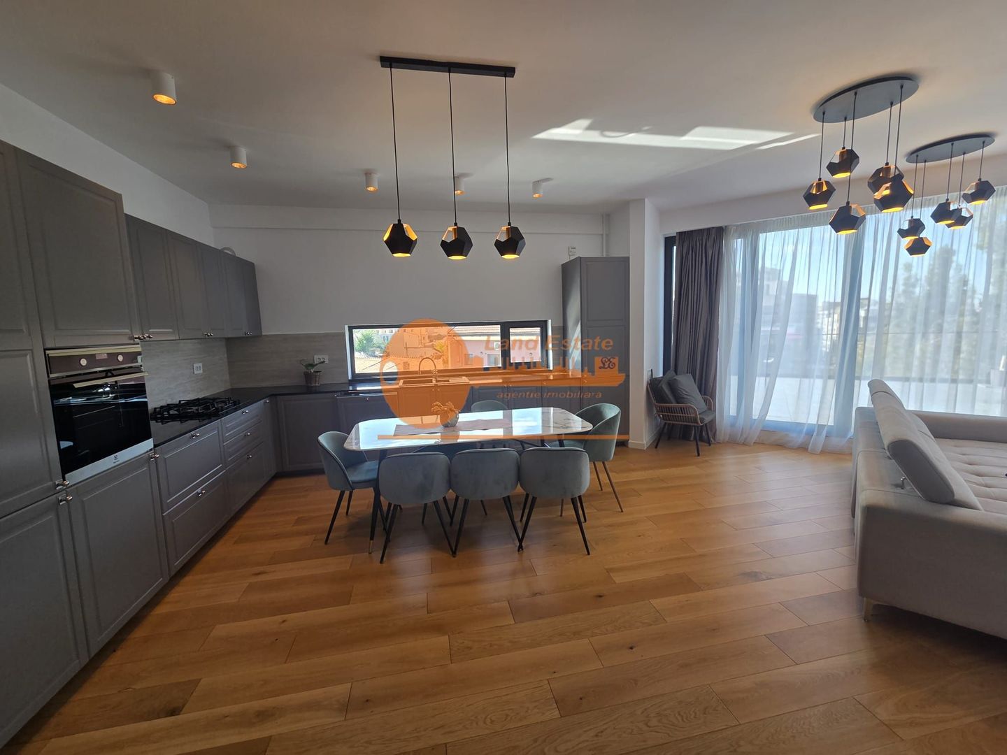 4 camere Cismigiu ( Terasa 24mp-2 locuri parcare) - Poză 13