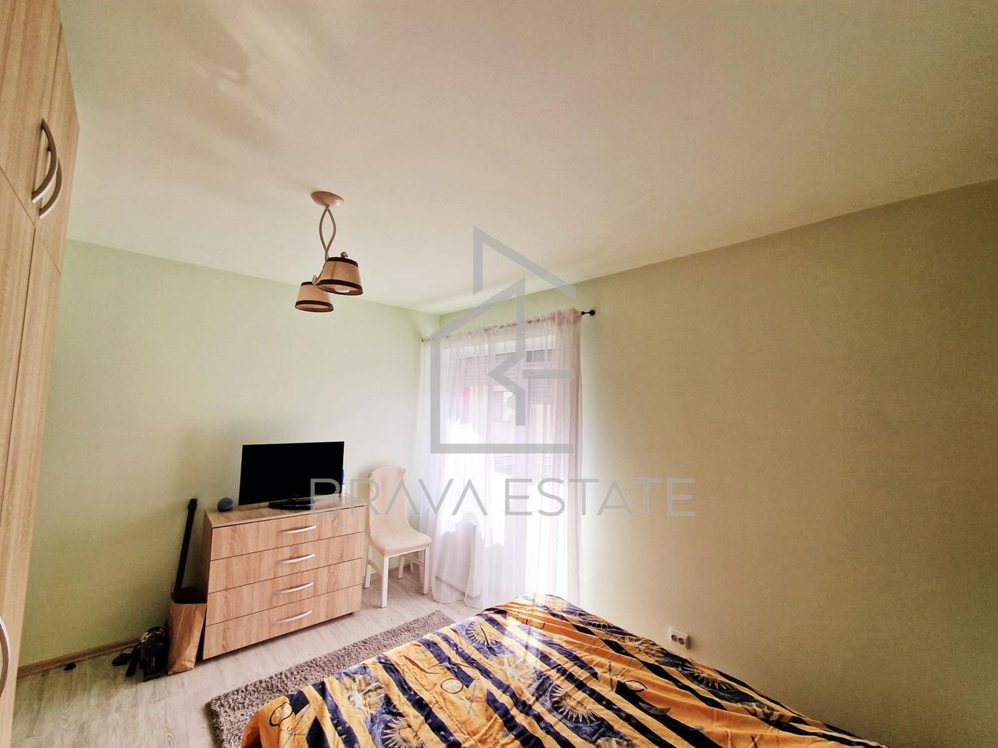 Apartament 3 camere, 2 balcoane ,parcare, zona Terra - Poză 7