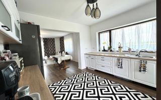 Casa de vanzare cu 14 Ari teren - Lapusel - Poză 5
