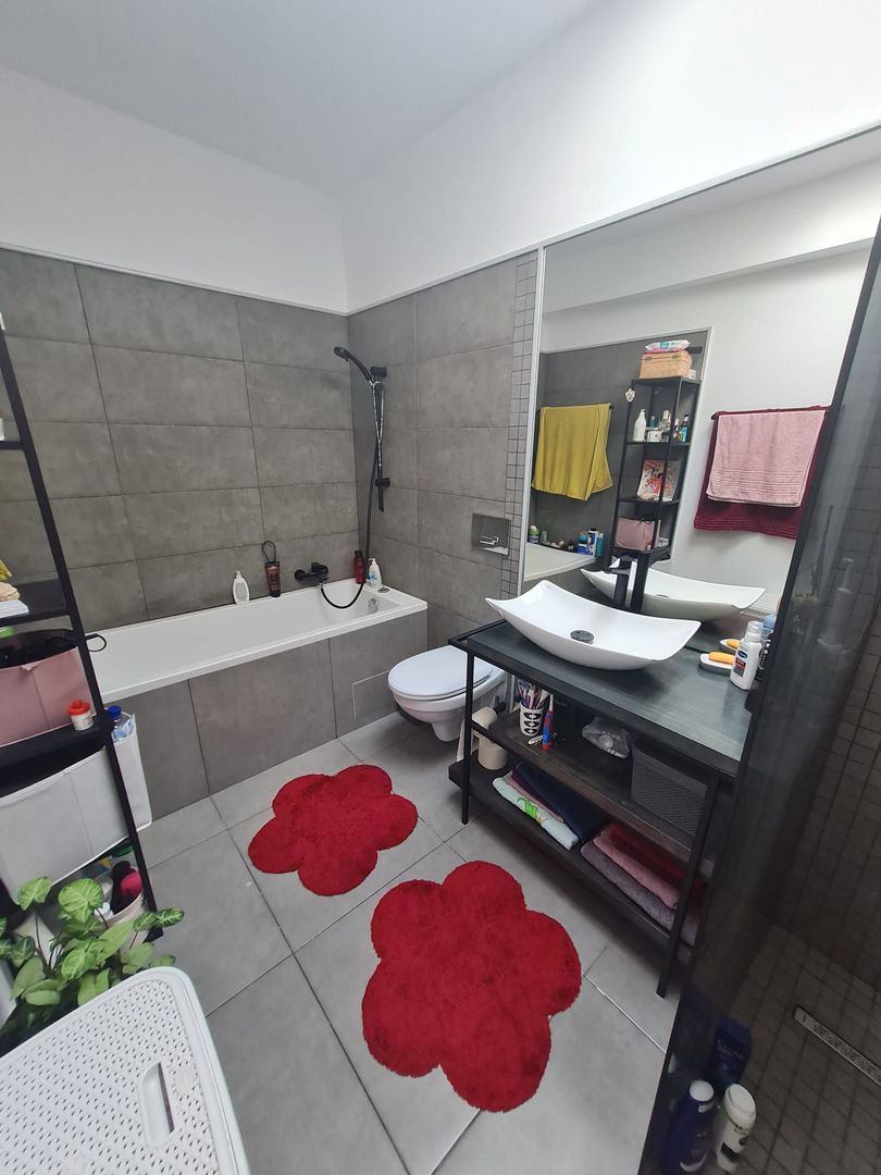 Duplex minimalist cu piscina - Poză 9