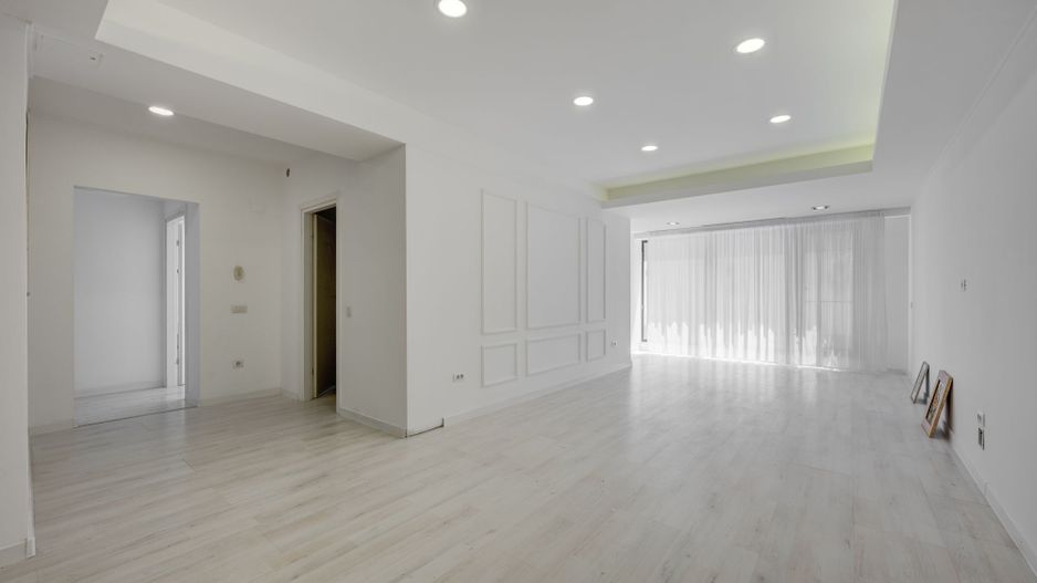 Apartament 3 camere superb si curte proprie Parc Herastrau - Poză 3