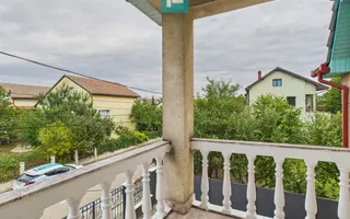 Vilă cu 5 camere pentru investiții în Dumbrăvița - Poză 16