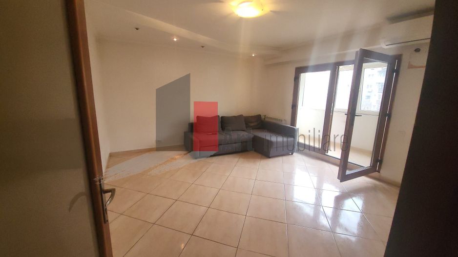 Apartament 3 camere decomandat Tineretului - Poză 2