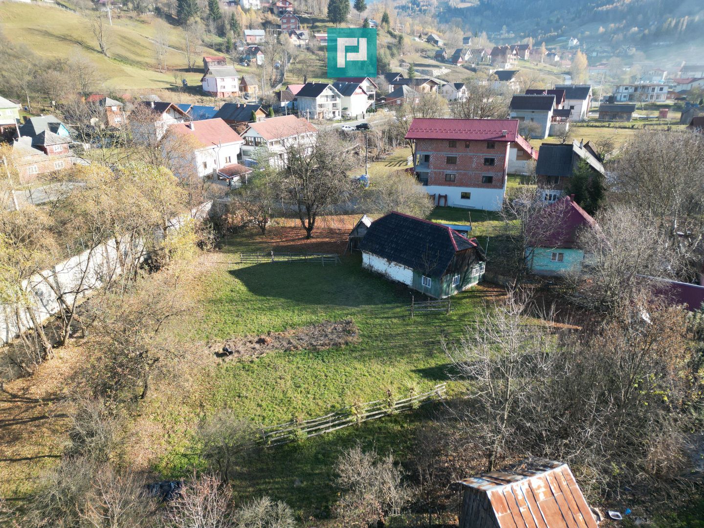 Casă de lemn, cu teren în Borșa - Poză 10