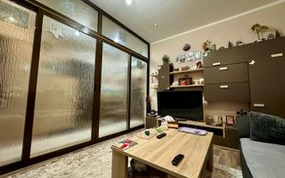 Apartament cu 3 camere mobilat si utilat la parter in Giroc la asfalt. - Poză 5
