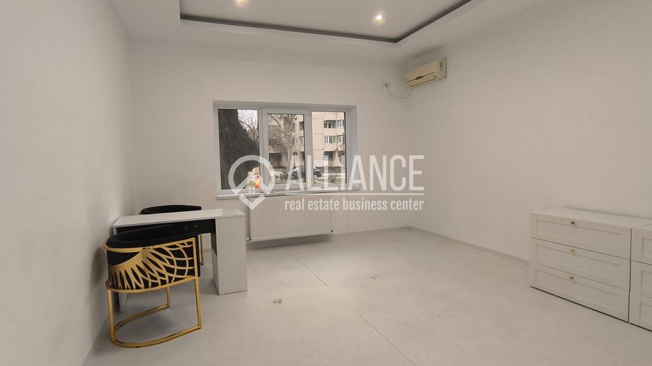 CAPITOL - Bdul Mamaia parter de vila stradal! - Poză 9