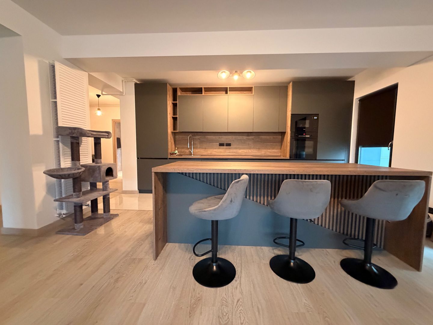 APARTAMENT 3 CAMERE | MOBILAT + UTILAT | LOC DE PARCARE - Poză 2