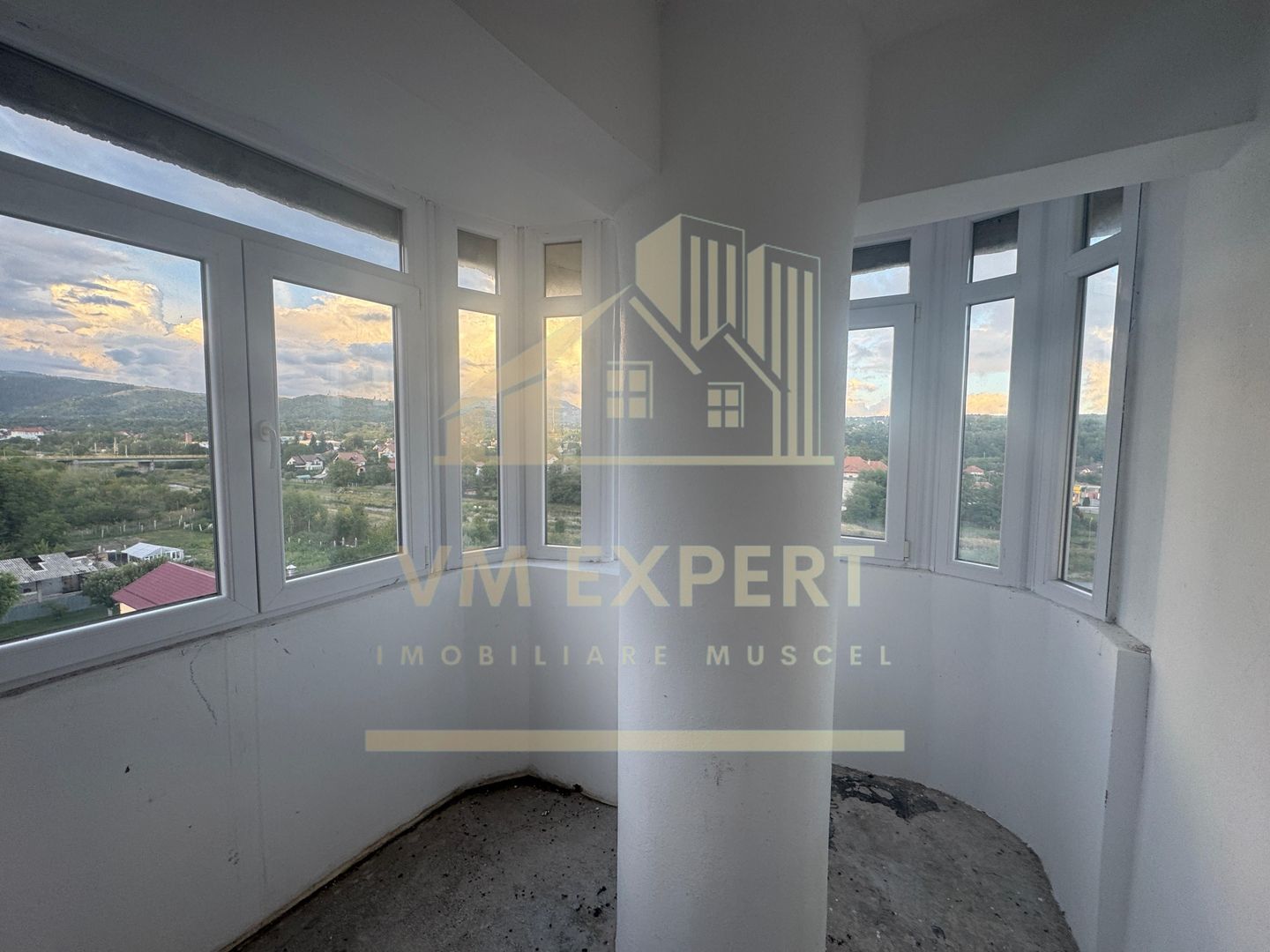 APARTAMENT 3 CAMERE ETAJ 7/8 BLOC UNICAT CAMPULUNG OFERTARE MULTIPLĂ OPEN HOUSE 01.09.25-02.09.25 - Poză 10