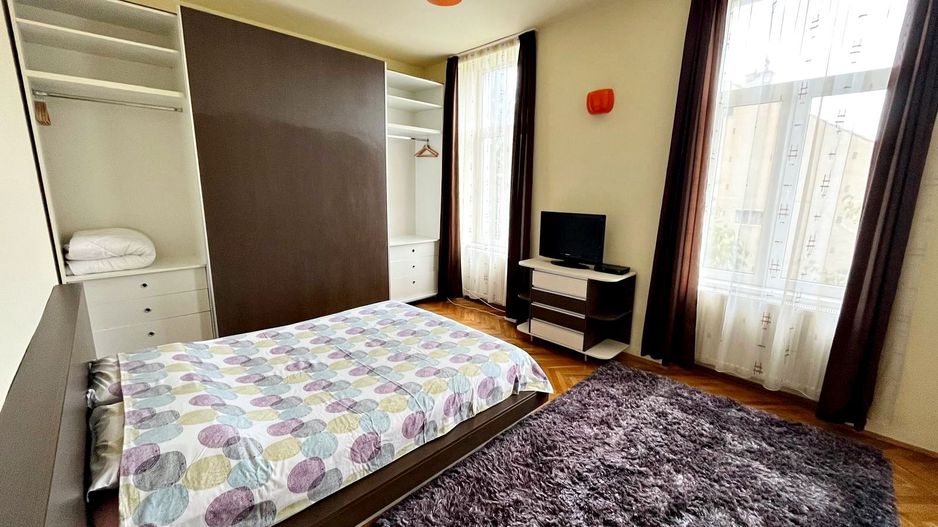 Zona Piața Unirii-Poarta Schei apartament spațios, mobilat complet - Poză 7