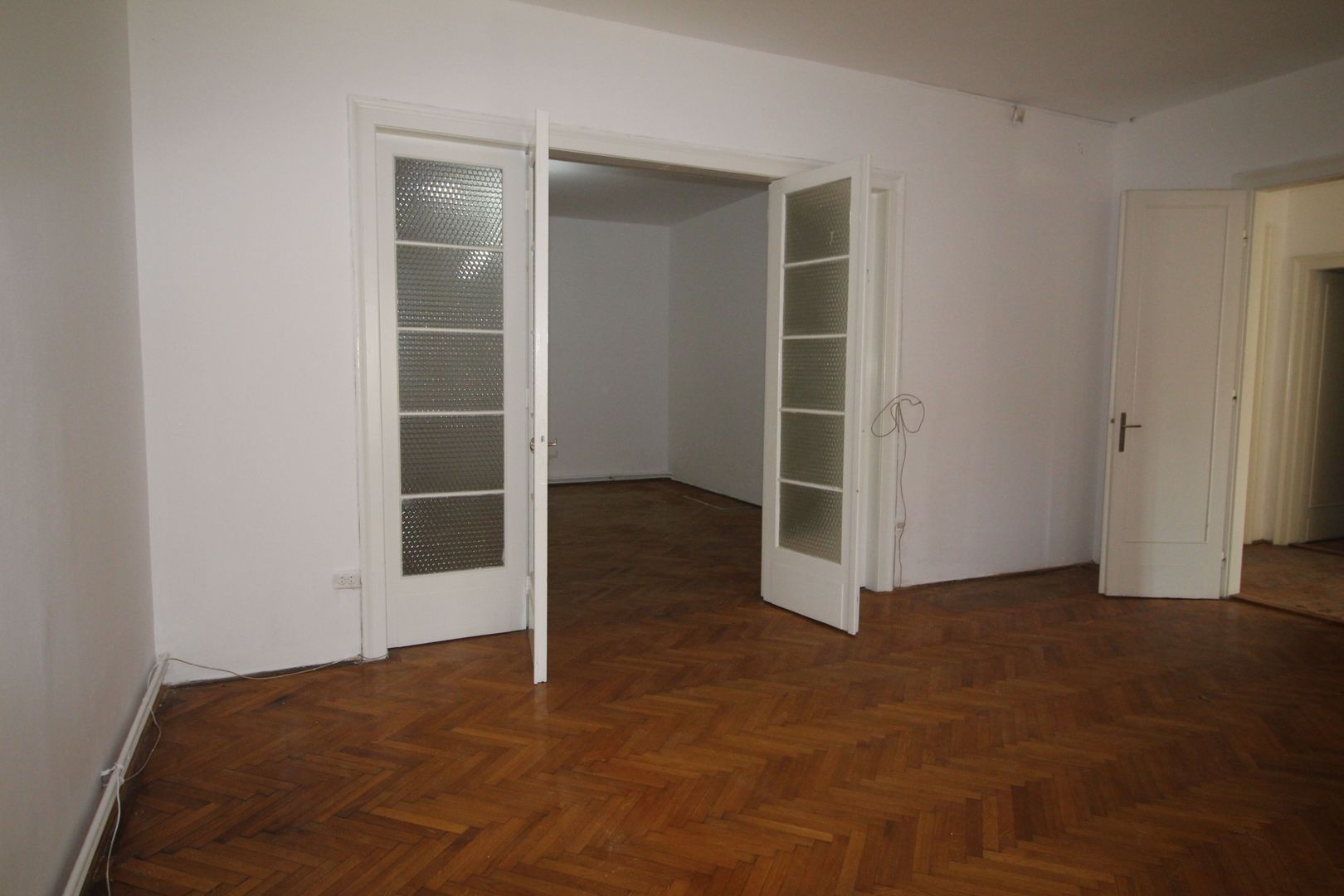 APARTAMENT IN VILA - Poză 5