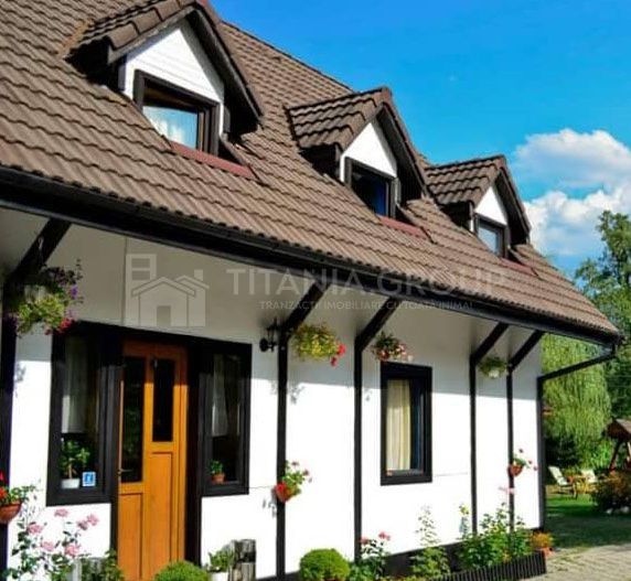 Pensiune, vilă și cafenea în Bran - Business funcțional, teren 2200 mp - Poză 3