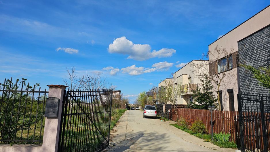 URGENT- Teren cu toate utilitatile -Complex Modolea Residence CREVEDIA - Poză 4