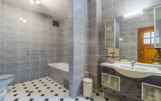 O proprietate cu poveste! - Poză 34