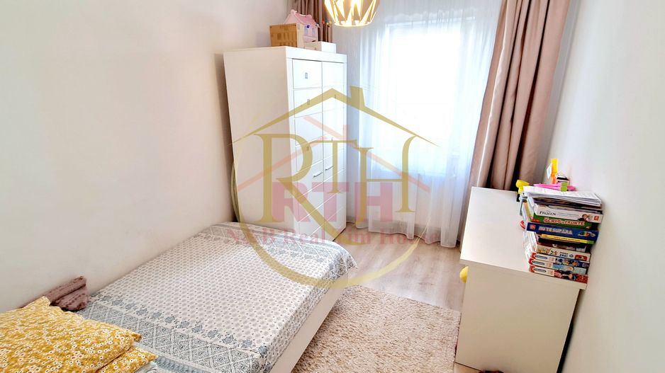 Vand apartament 3 camere mobilat si utilat, Giroc, Bulevardul Soarelui - Poză 12